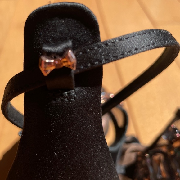 Gorgeous Brand New Ted Baker Liosa Strappy Jewelled Black Heels Shoes - Picture 7 of 16